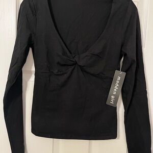 Madden Girl Black Twist-Front Long Sleeve Tee